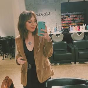 Meet your Posher, Phoebe